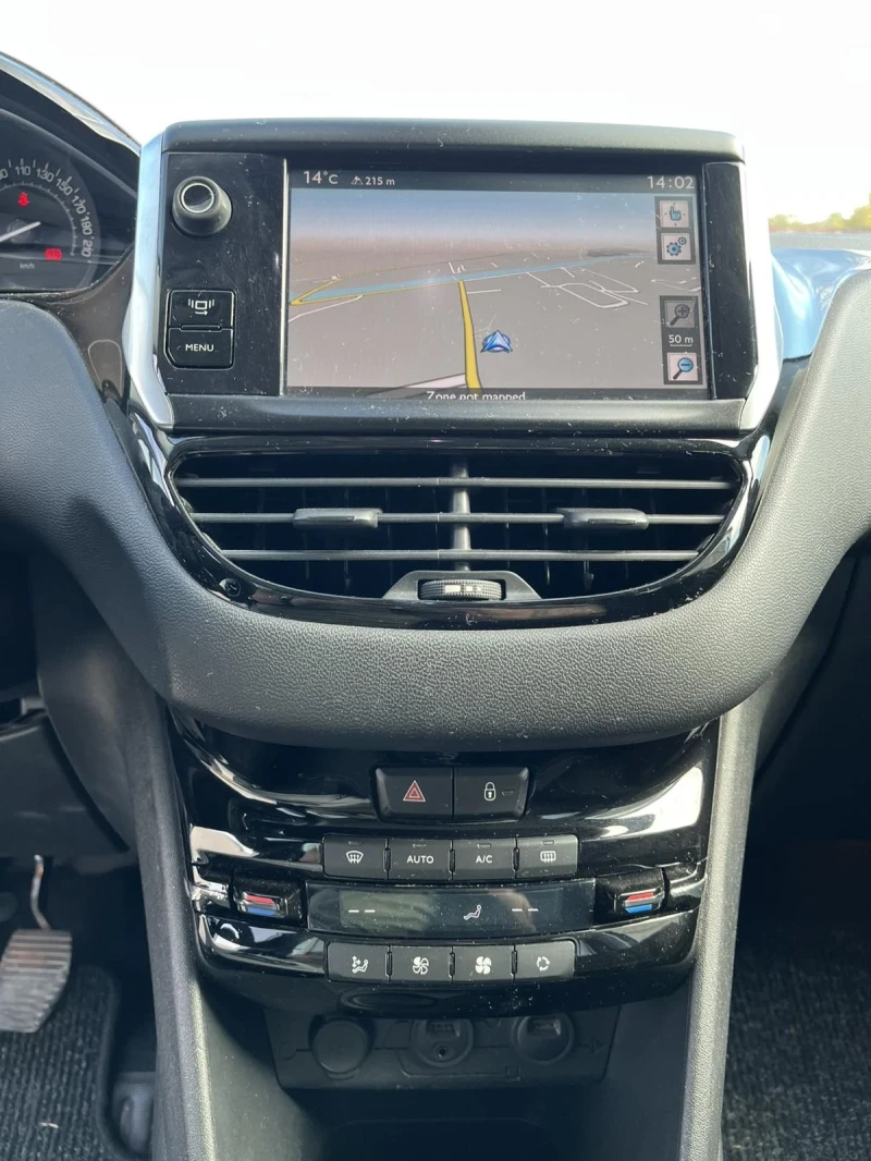 Peugeot 208 1.4 VTI , снимка 8 - Автомобили и джипове - 52284790