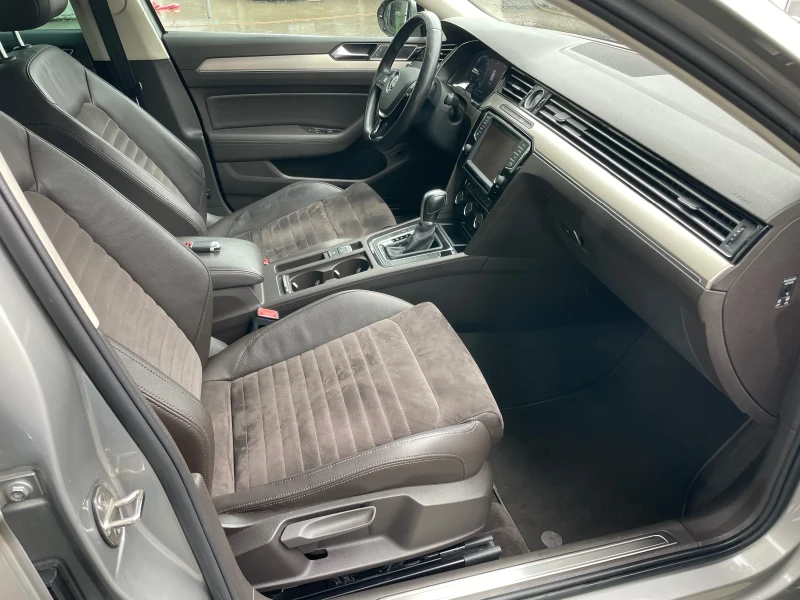 VW Passat 2.0TDI/DIGITAL COCKPIT/FULL LED/DISTRONIC/СЕРВИЗНА, снимка 15 - Автомобили и джипове - 53273850