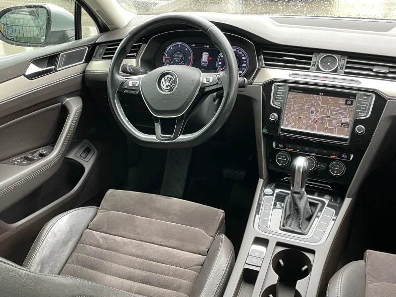 VW Passat 2.0TDI/DIGITAL COCKPIT/FULL LED/DISTRONIC/СЕРВИЗНА, снимка 14 - Автомобили и джипове - 53273850