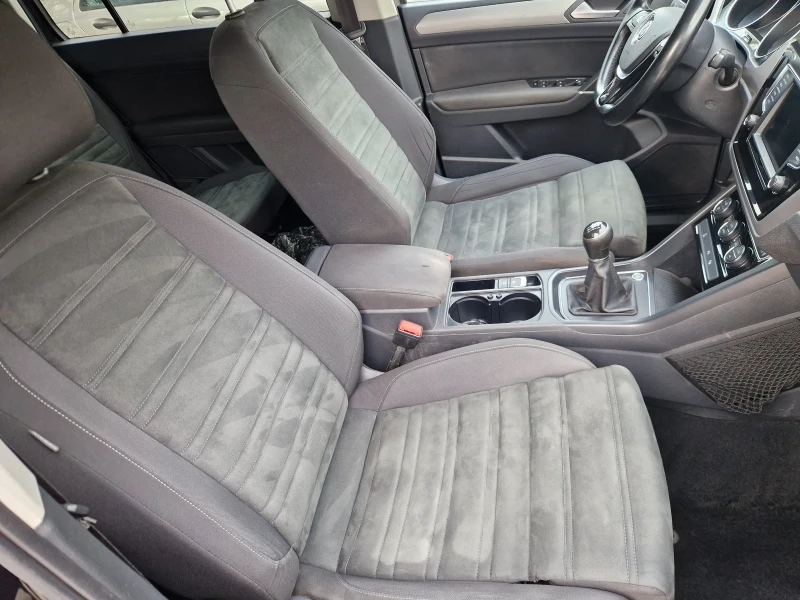 VW Touran 2.0 TDI, снимка 6 - Автомобили и джипове - 53477507