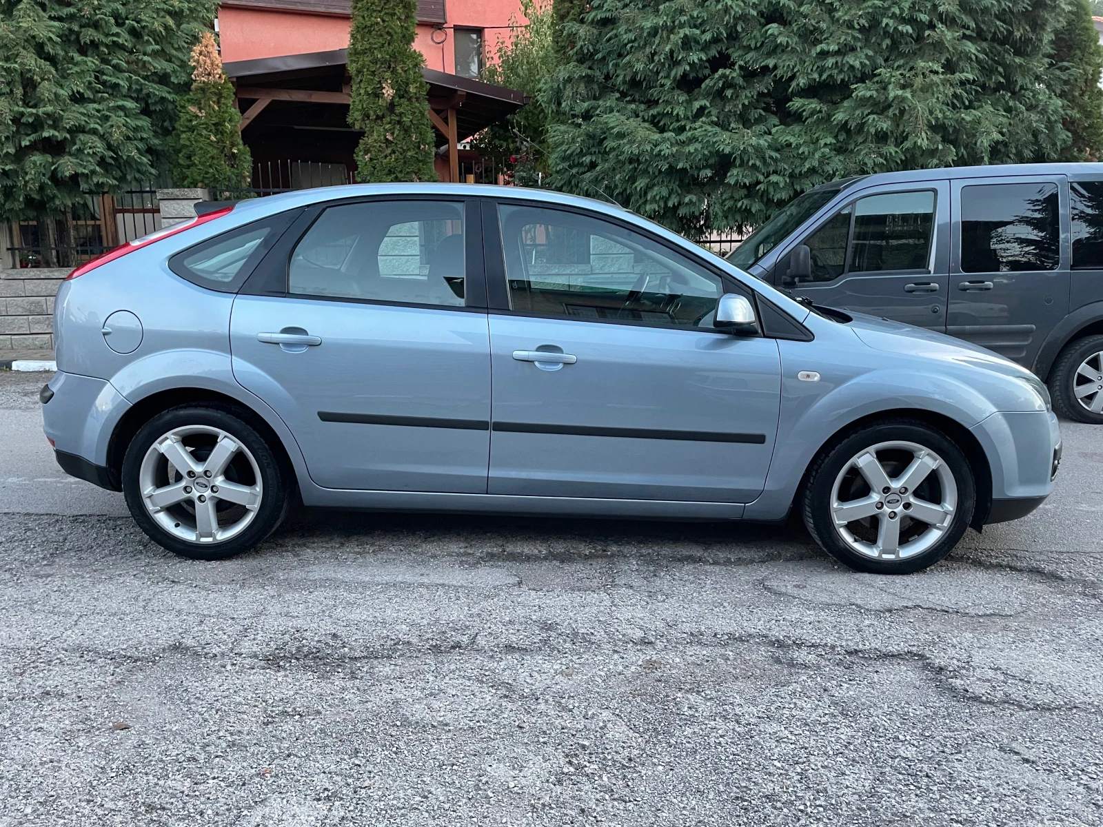 Ford Focus 1.6i 101к.с. - изображение 6