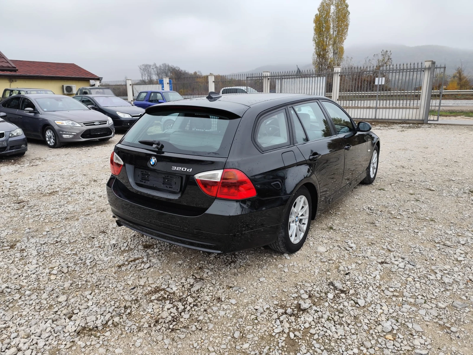 BMW 320 2.0 дизел 136 кс Италия - изображение 5