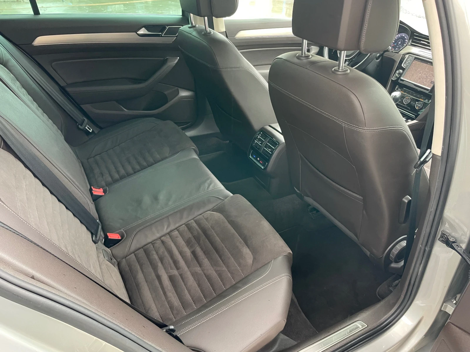 VW Passat 2.0TDI/DIGITAL COCKPIT/FULL LED/DISTRONIC/�������� | Mobile.bg � ����������� 13