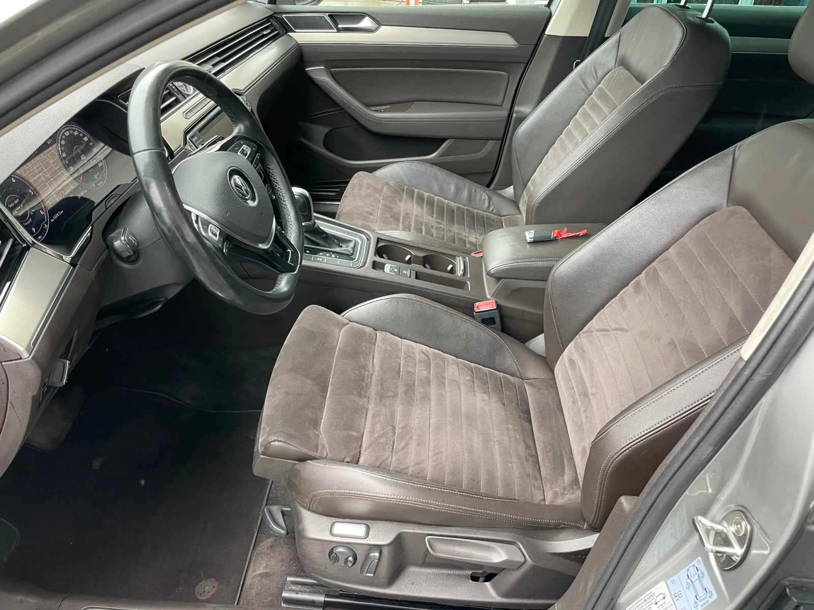 VW Passat 2.0TDI/DIGITAL COCKPIT/FULL LED/DISTRONIC/�������� | Mobile.bg � ����������� 8
