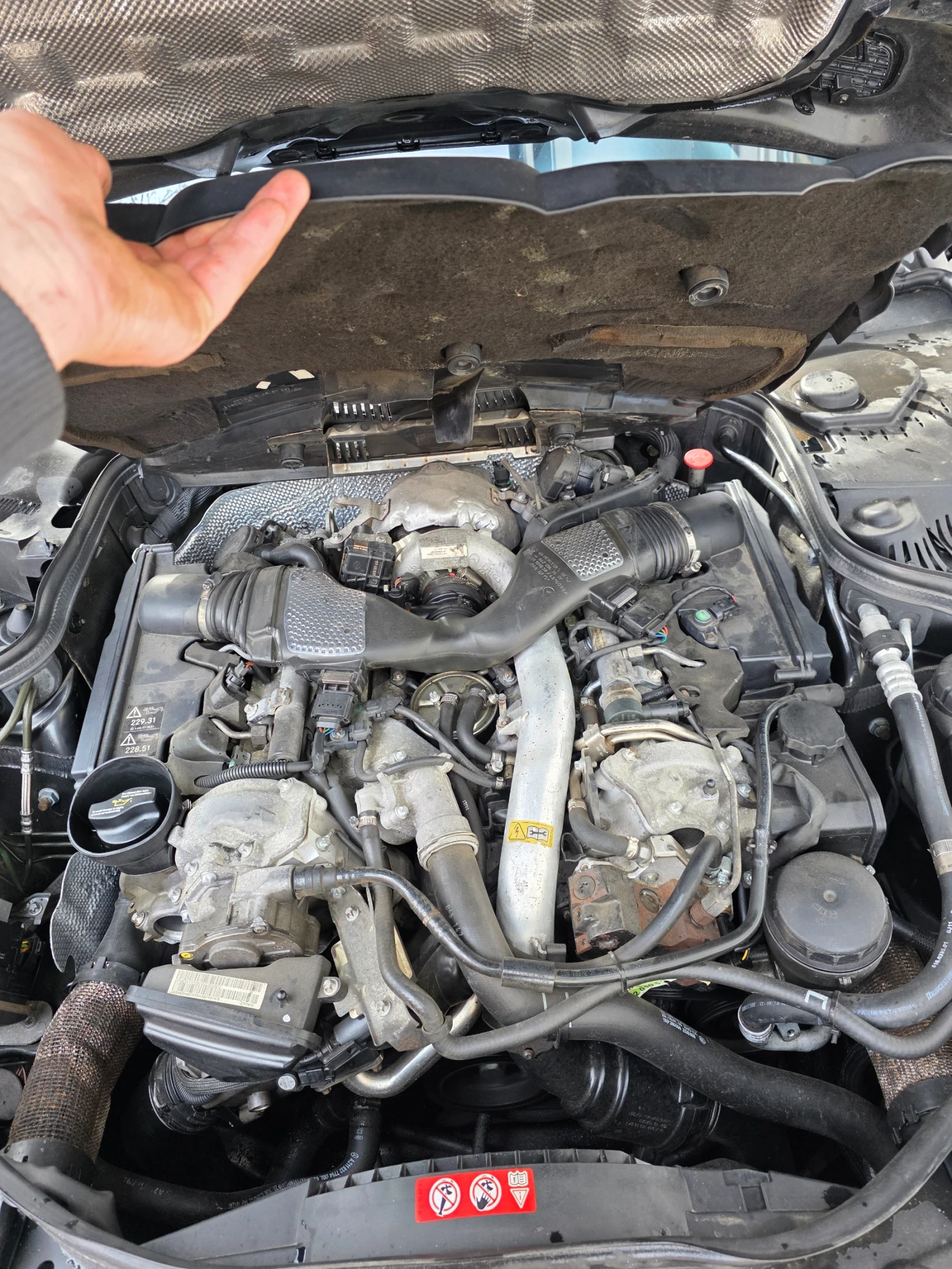 Mercedes-Benz E 320 E 320 CDI 231ks EVO V6 OM 642 7G tronic, снимка 15 - Автомобили и джипове - 53477966