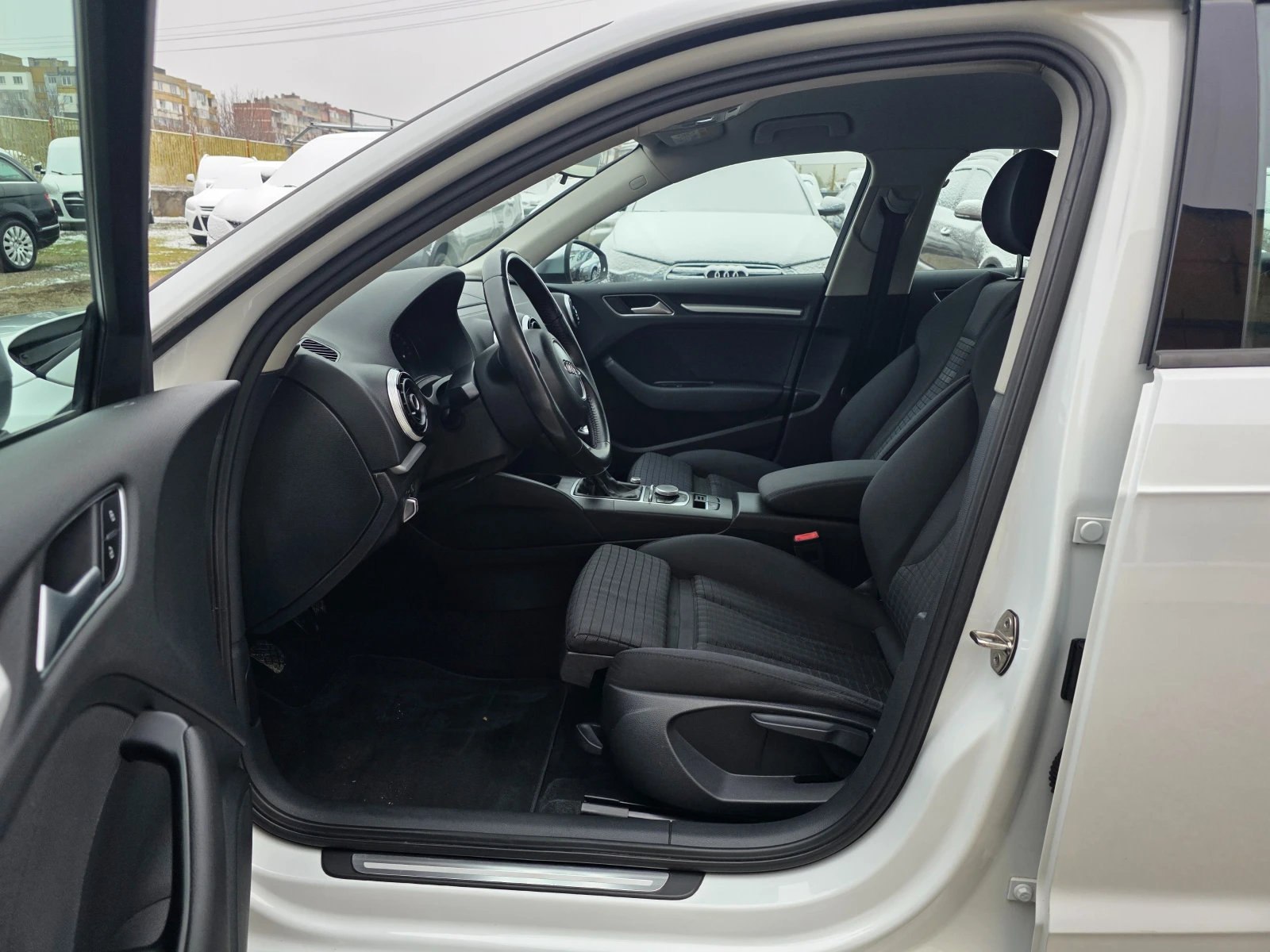 Audi A3 1.6TDI ITALY NAVI EURO6 - изображение 10