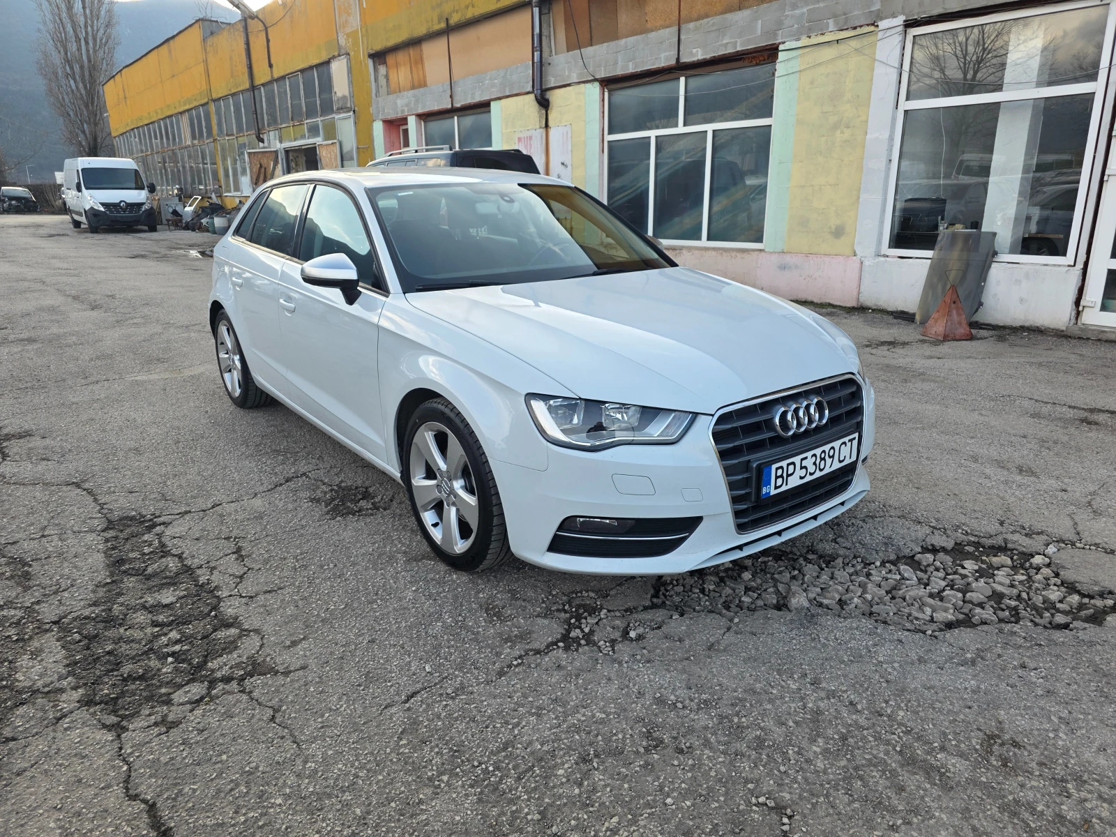 Audi A3 1.6TDI ITALY NAVI EURO6 - изображение 3