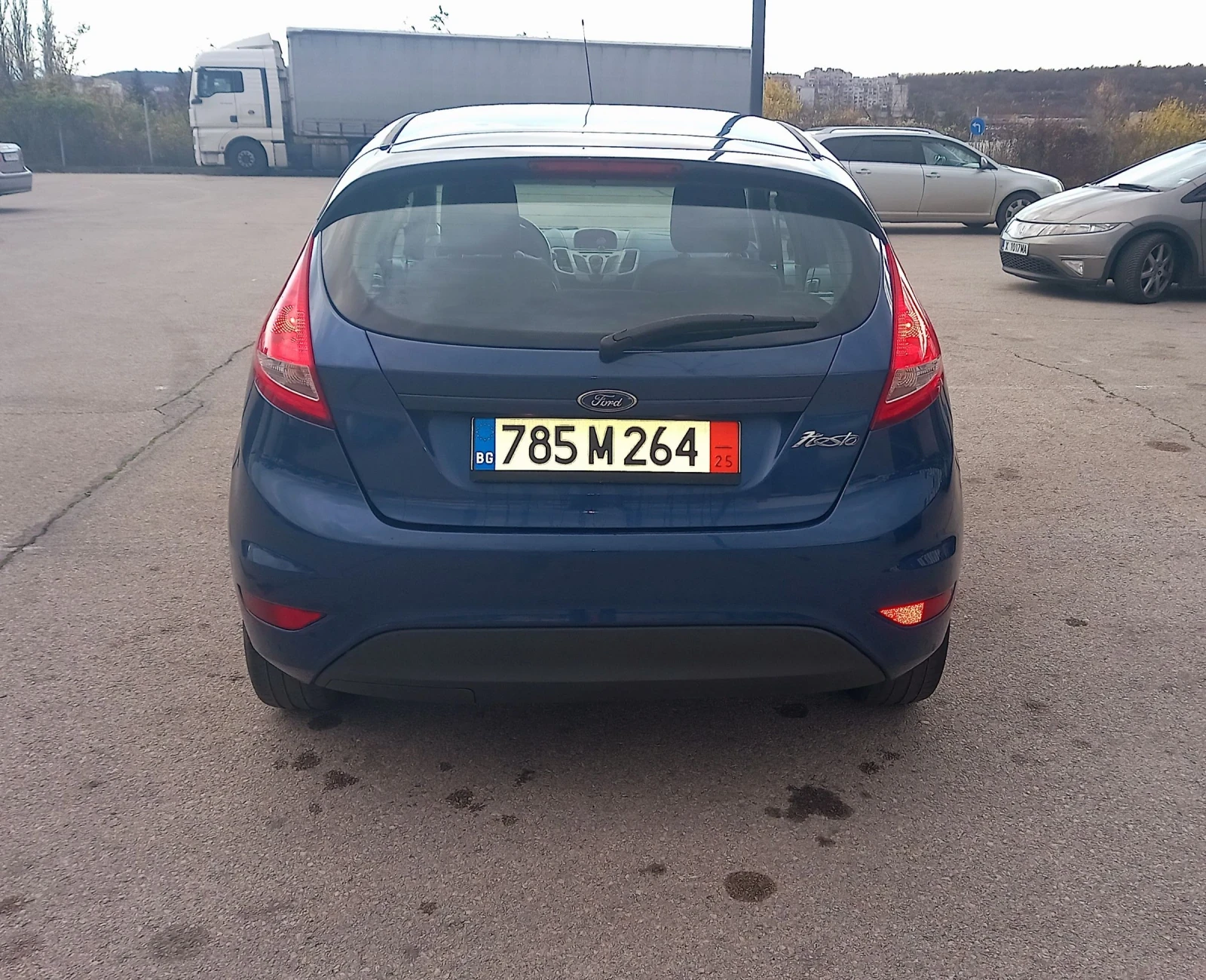 Ford Fiesta 1.4i /100 avtomat, снимка 4 - Автомобили и джипове - 53824244