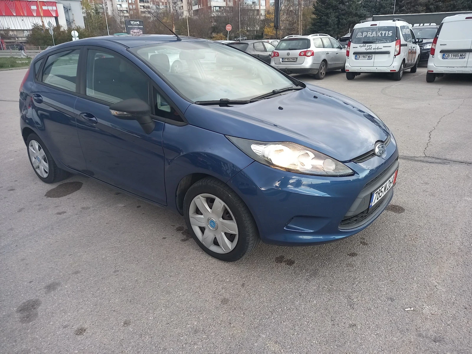 Ford Fiesta 1.4i /100 avtomat, снимка 3 - Автомобили и джипове - 53824244