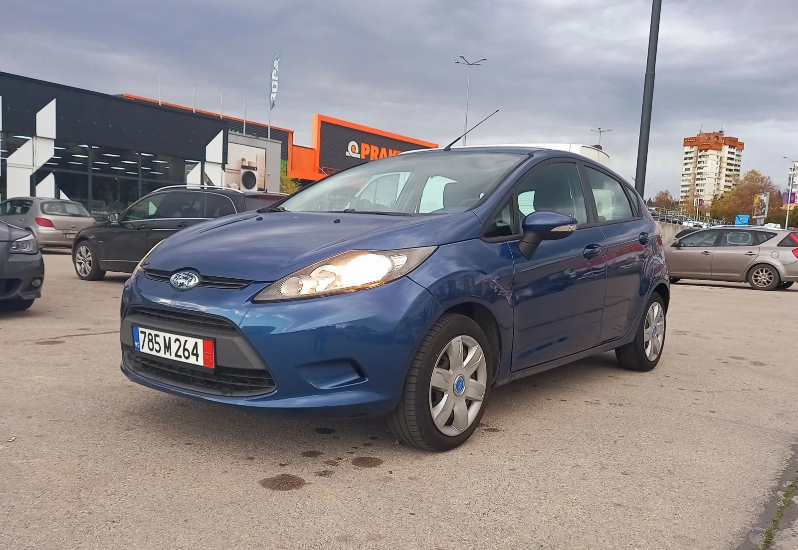 Ford Fiesta 1.4i /100 avtomat, снимка 12 - Автомобили и джипове - 53824244