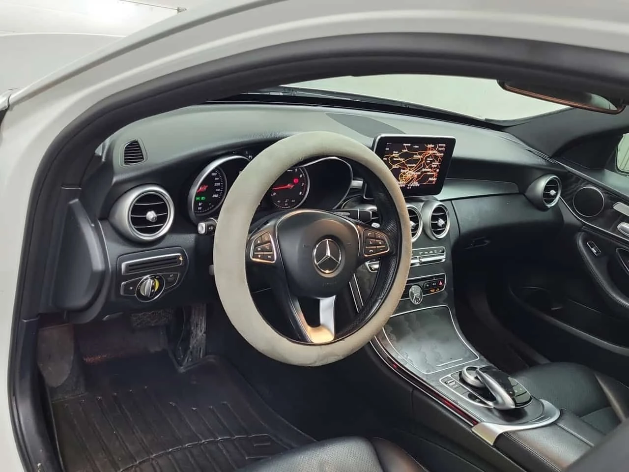 Mercedes-Benz C 300 АМГ ПАКЕТ/CARFAX/Подгрев/Пано/Памет, снимка 9 - Автомобили и джипове - 54001014