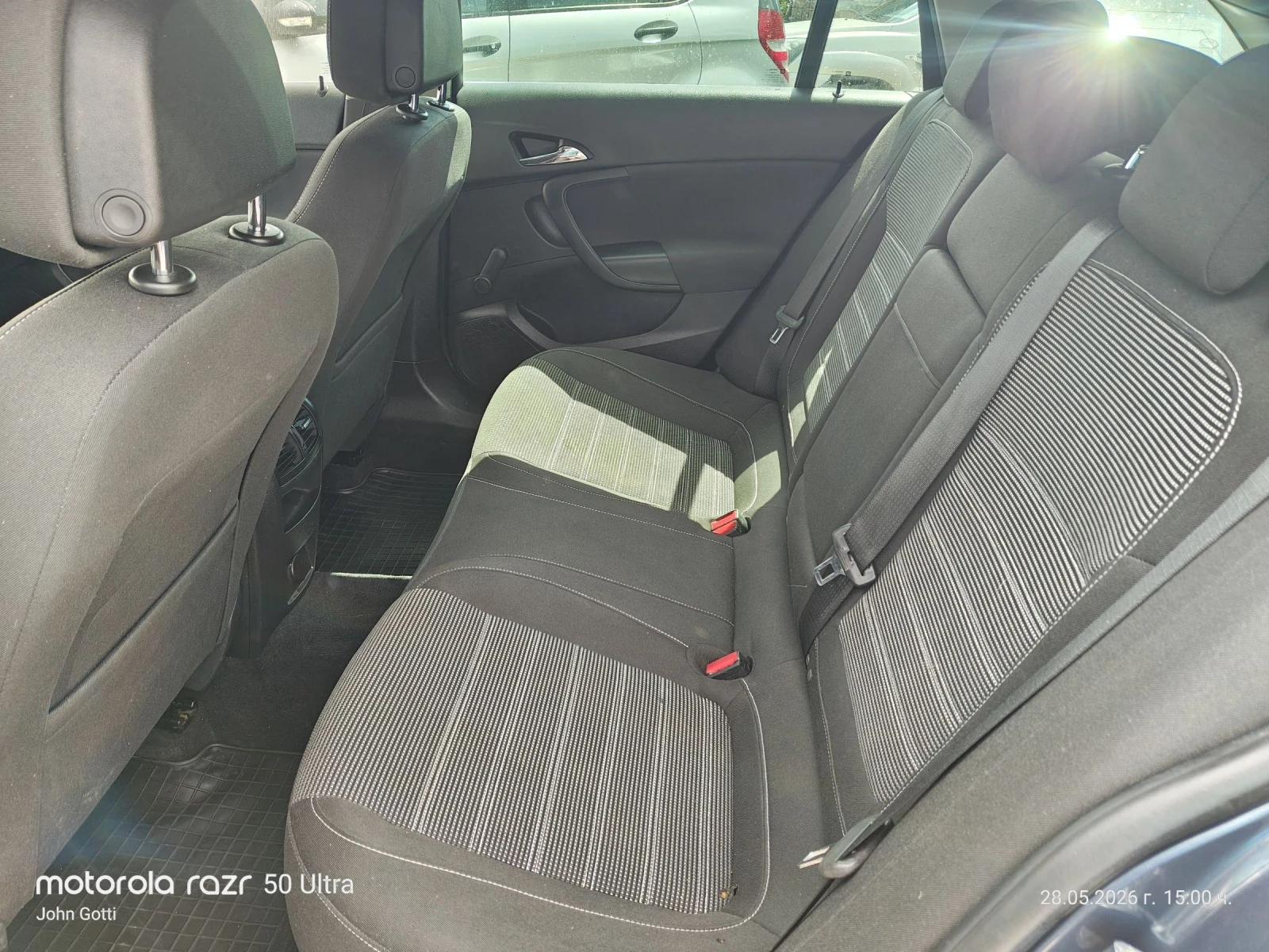 Opel Insignia 131k.c. 2.0 CDTi Sport Tourer SW , снимка 13 - Автомобили и джипове - 54702778