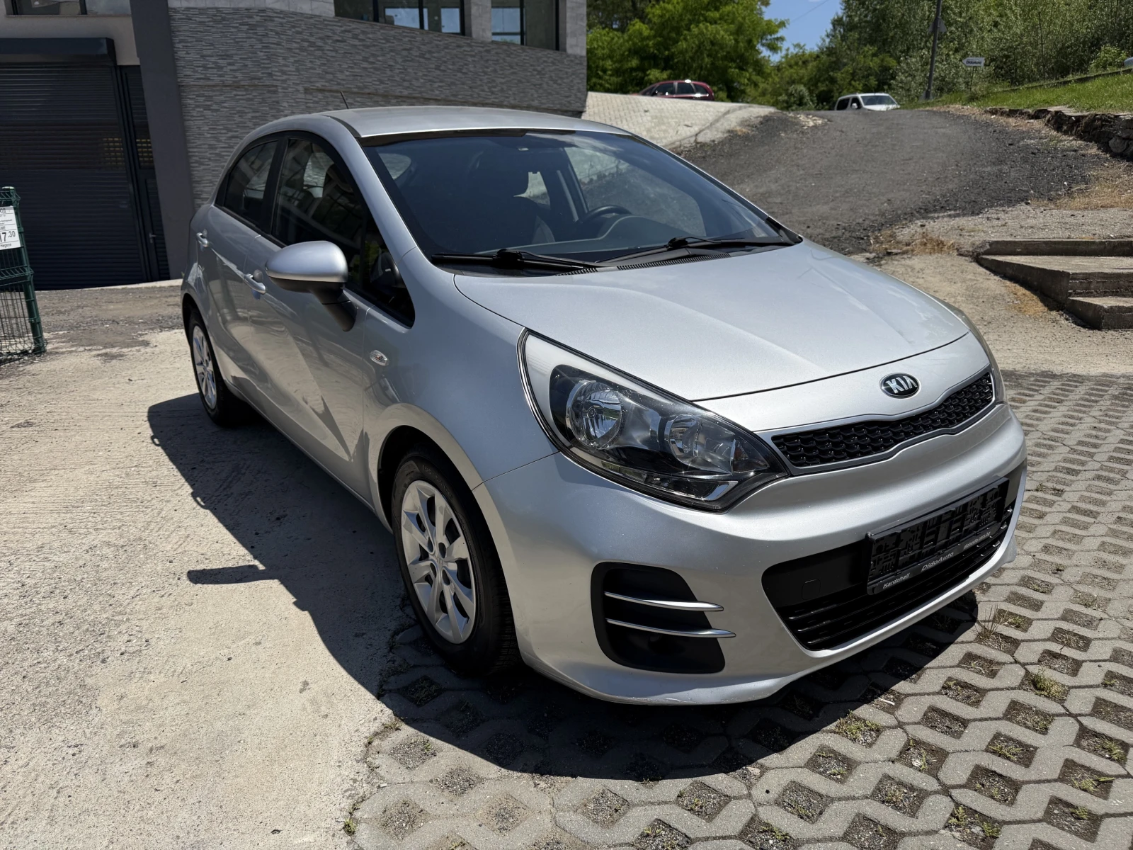 Kia Rio 1.1CRDI Facelift, снимка 2 - Автомобили и джипове - 54707176