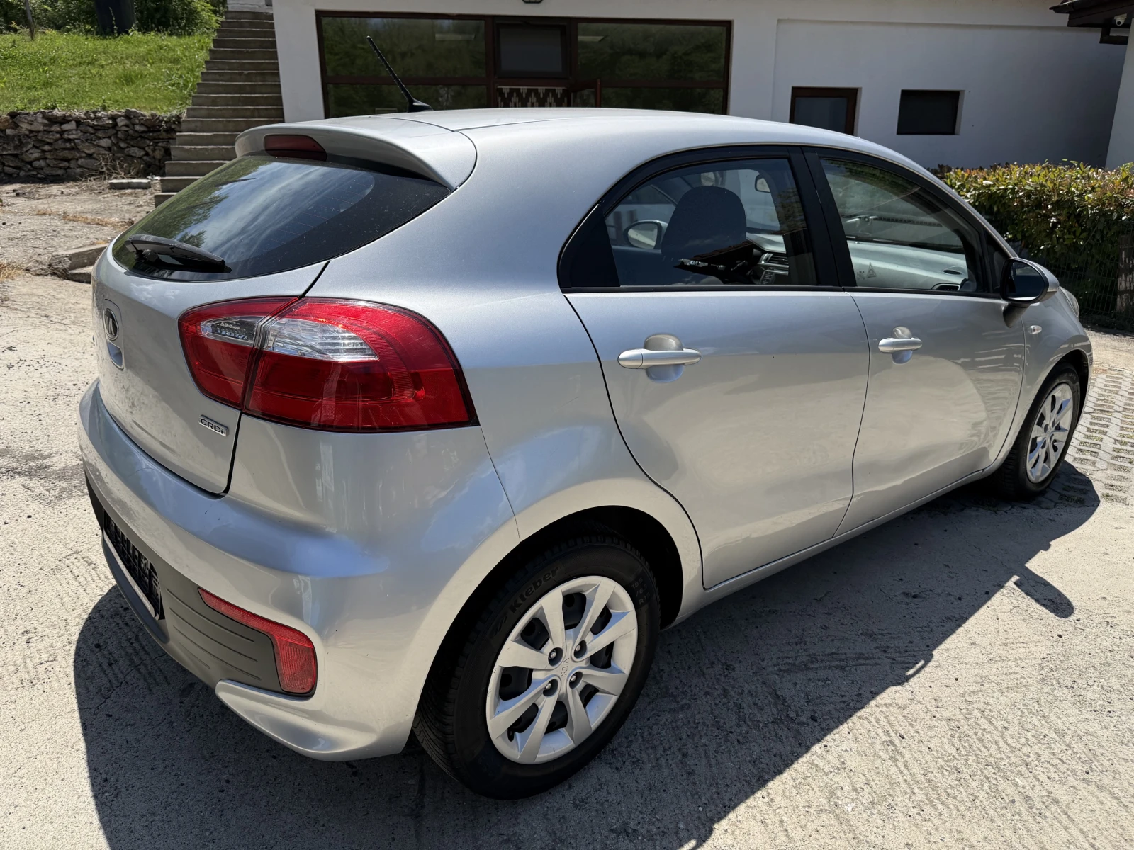 Kia Rio 1.1CRDI Facelift, снимка 4 - Автомобили и джипове - 54707176