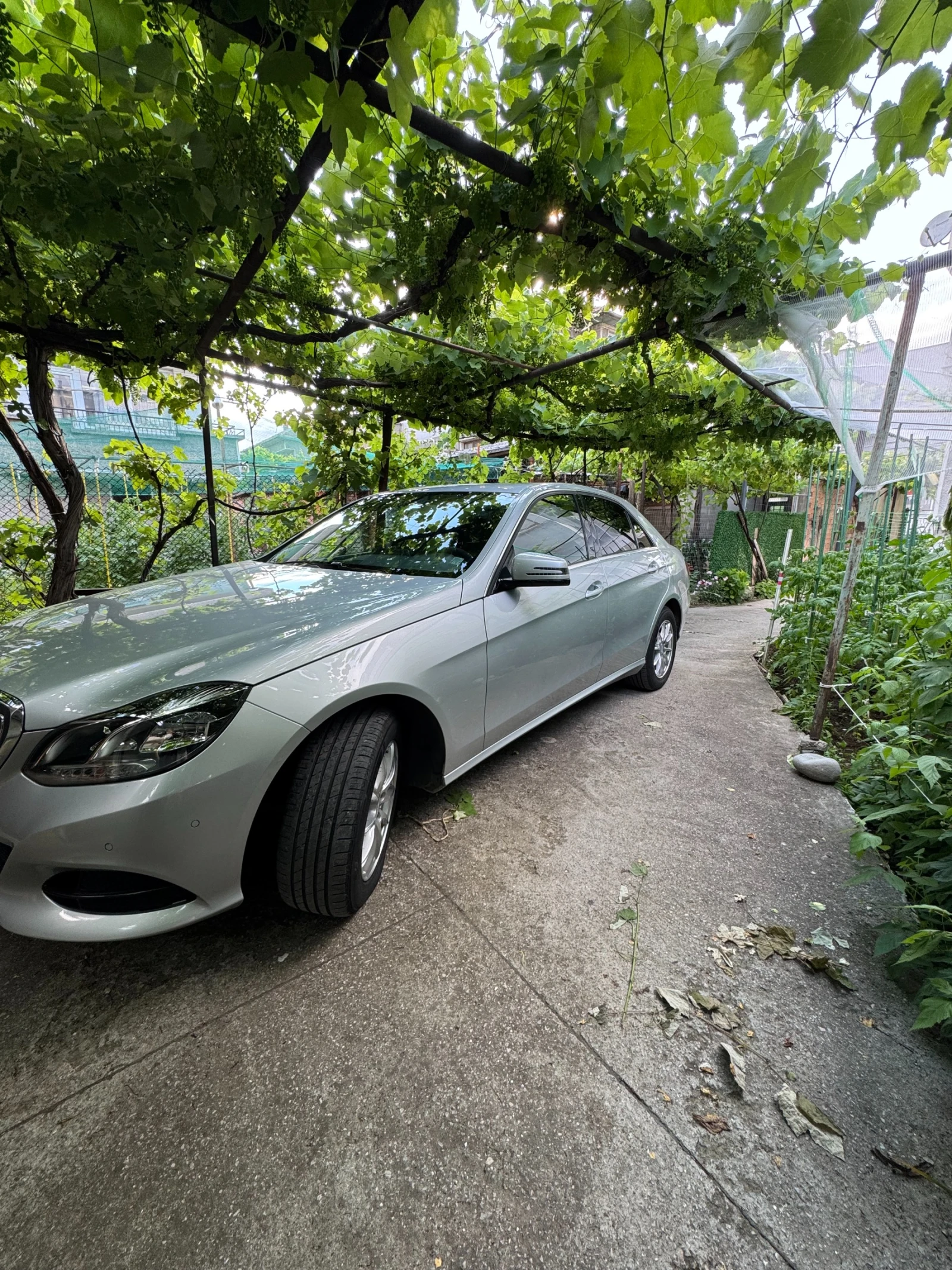 Mercedes-Benz E 220 2.2CDI, снимка 2 - Автомобили и джипове - 54974091