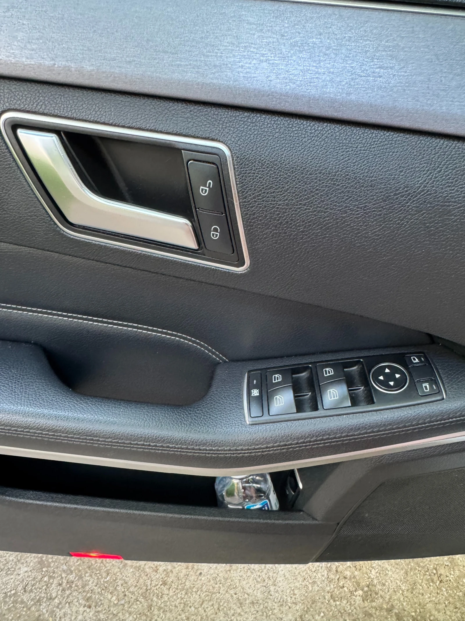 Mercedes-Benz E 220 2.2CDI, снимка 13 - Автомобили и джипове - 54974091