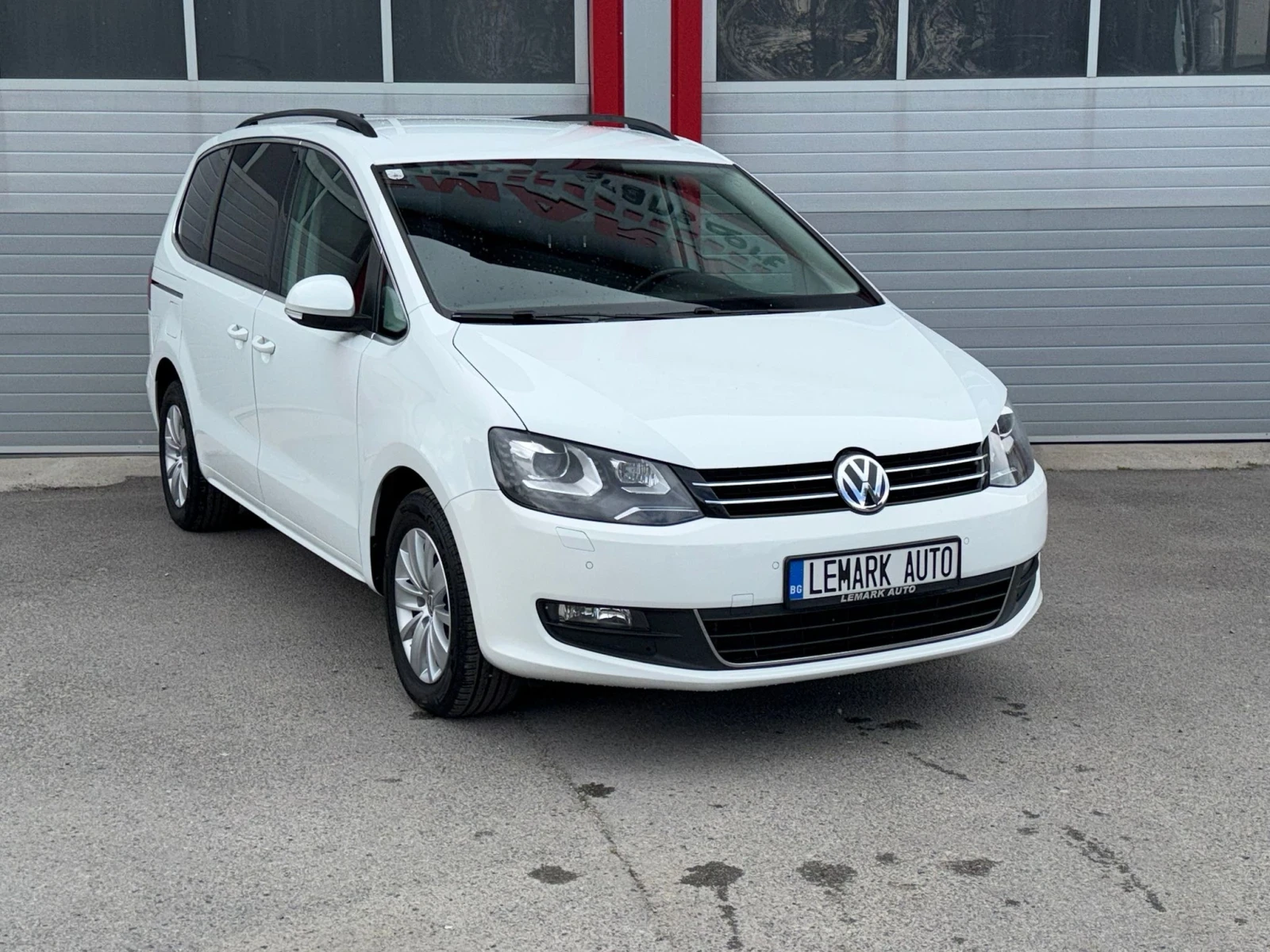 VW Sharan 2.0TDI AUTOMATIK DSG NAVI EVRO 6B ЛИЗИНГ!!!, снимка 5 - Автомобили и джипове - 55220439