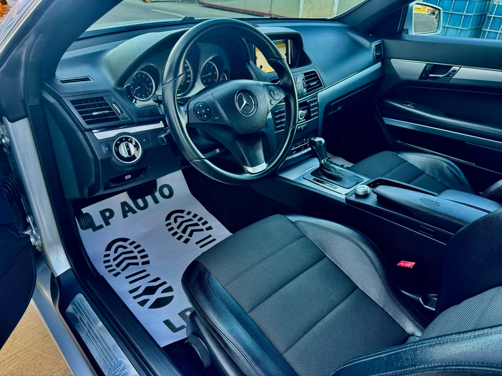 Mercedes-Benz E 250 * Coupe* Automat* Кожа* Навигация* , снимка 9 - Автомобили и джипове - 55650385