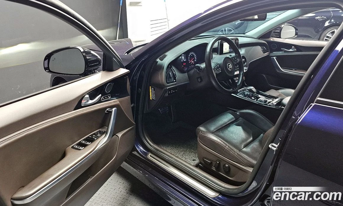 Kia Stinger 2.0 Turbo 2WD Platinum, снимка 10 - Автомобили и джипове - 55676730