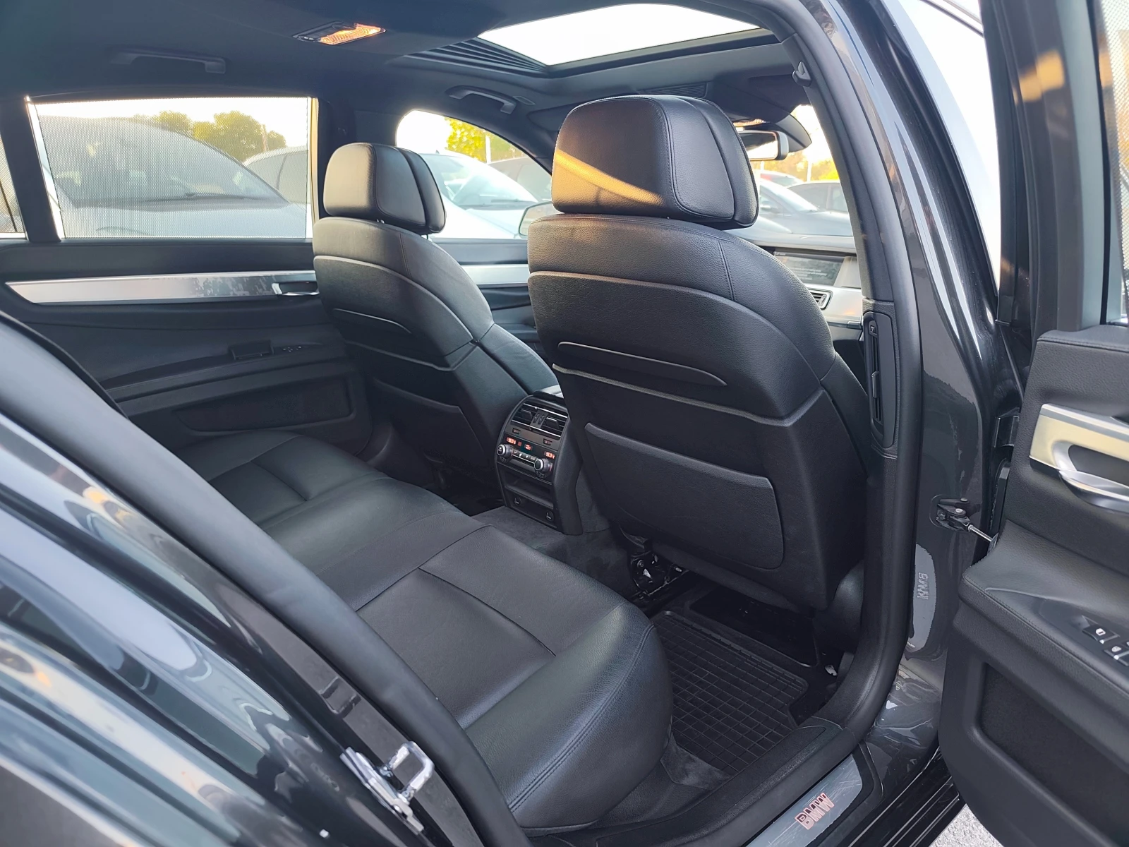 BMW 730 3.0D, снимка 10 - Автомобили и джипове - 55784865