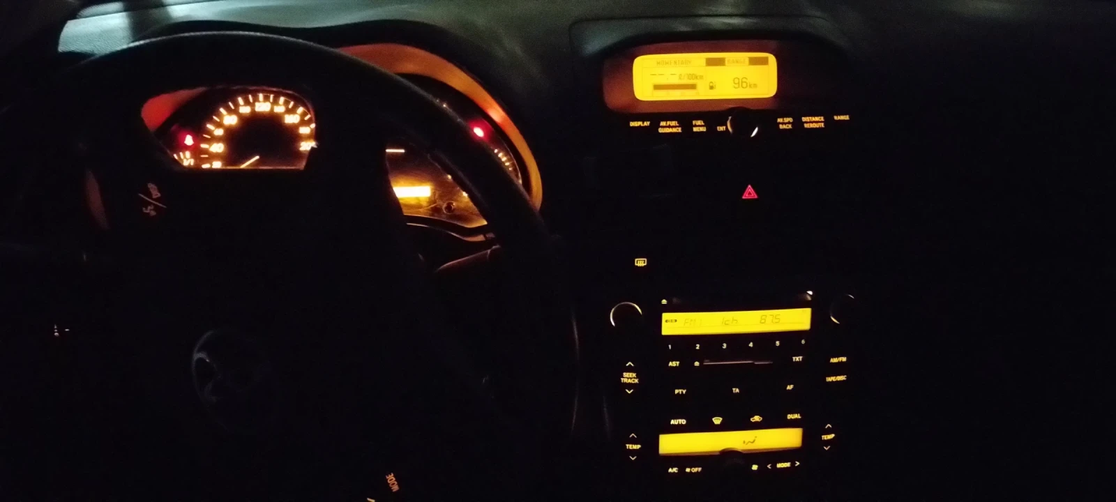 Toyota Avensis Комби, снимка 9 - Автомобили и джипове - 56014466