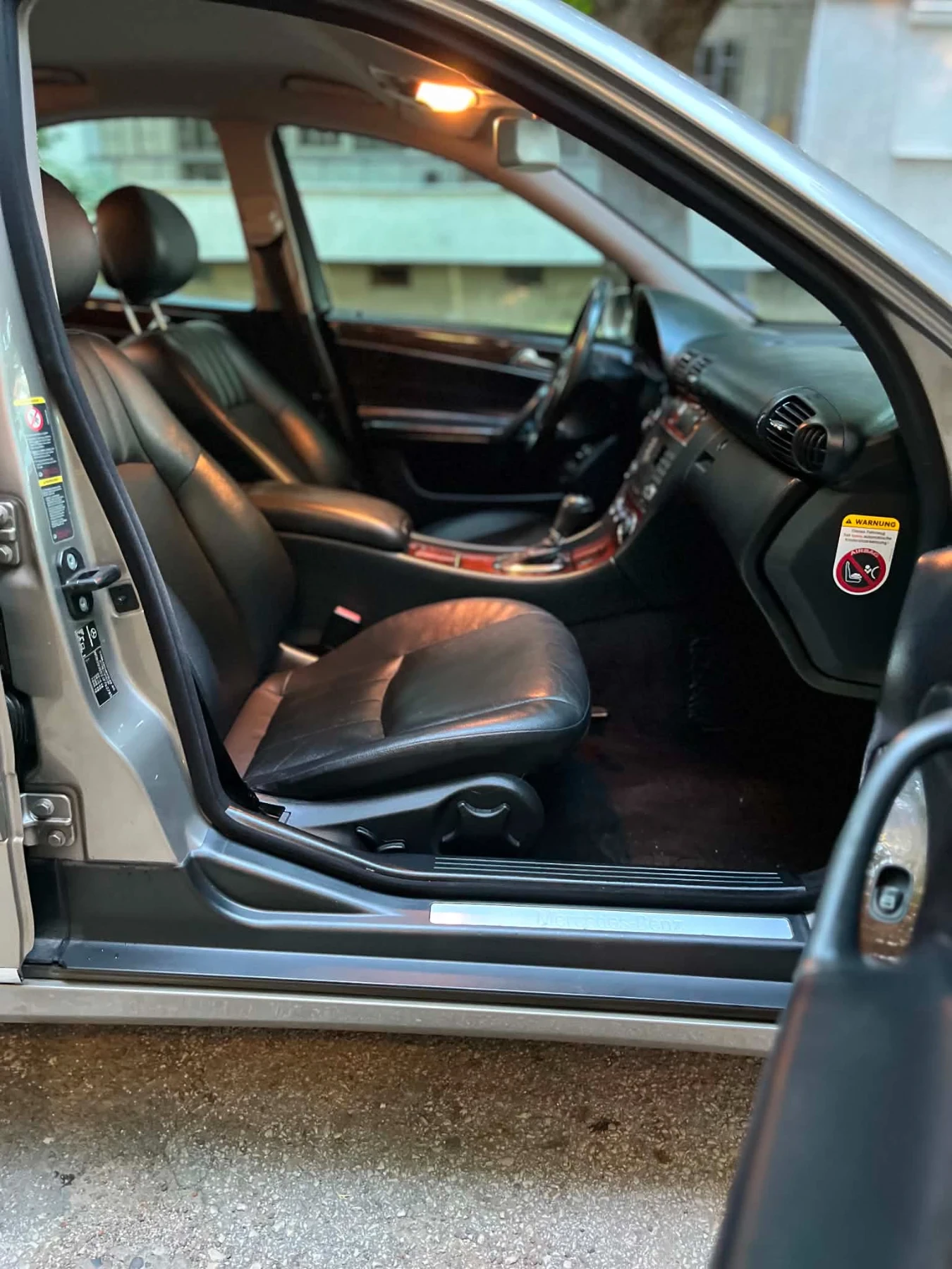 Mercedes-Benz C 230 2.3i 204 кс 2006 автомат 7G tronic, снимка 7 - Автомобили и джипове - 56042683