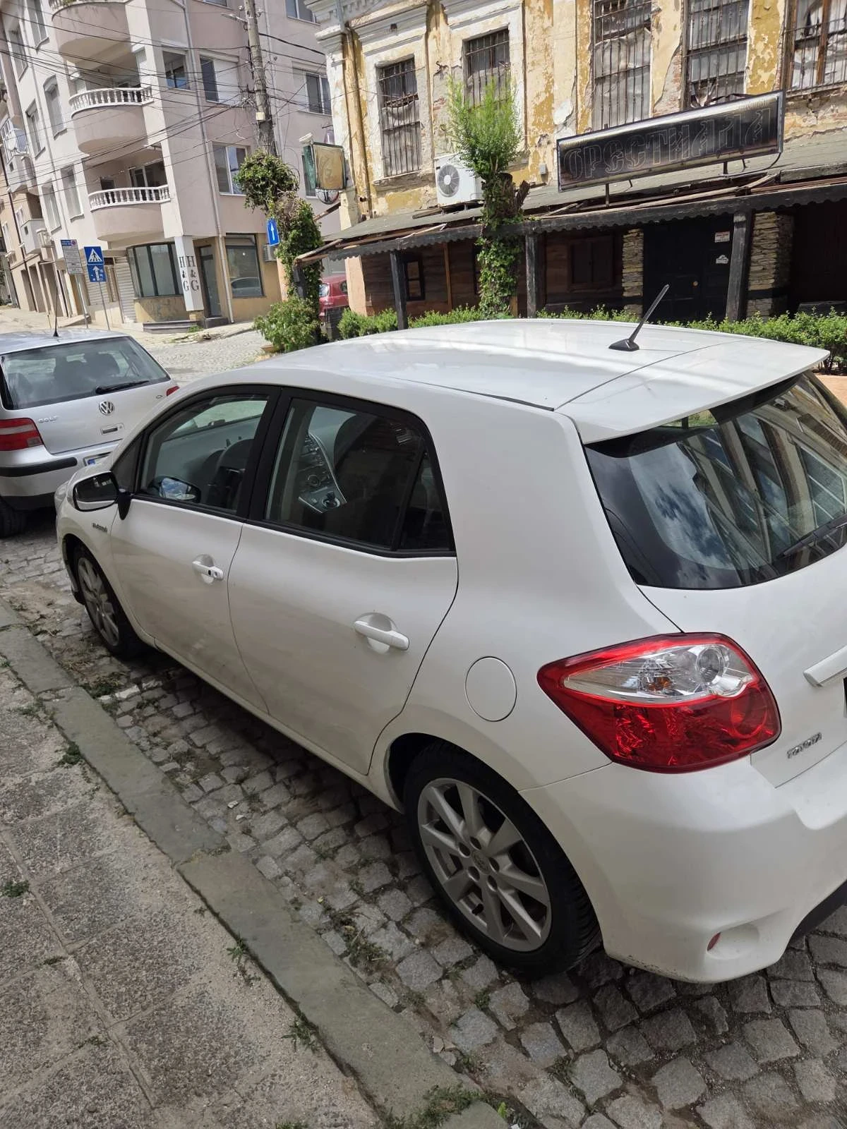 Toyota Auris, снимка 3 - Автомобили и джипове - 56346641