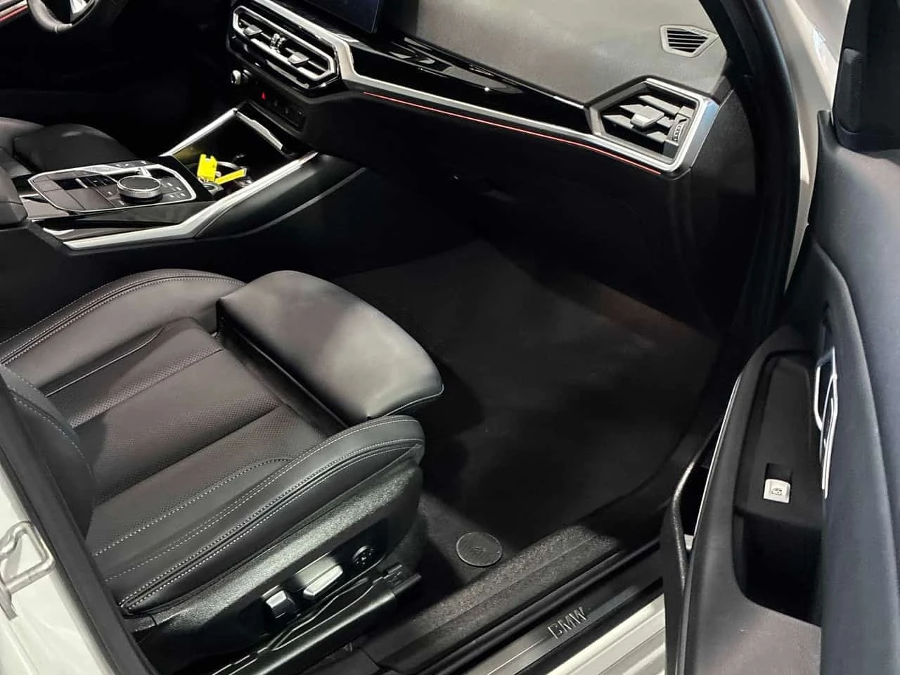 BMW 330 * 330i xDrive * CARFAX * ����� �� ����������� | Mobile.bg � ����������� 15