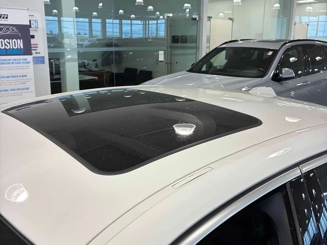 BMW 330 * 330i xDrive * CARFAX * ����� �� ����������� | Mobile.bg � ����������� 12