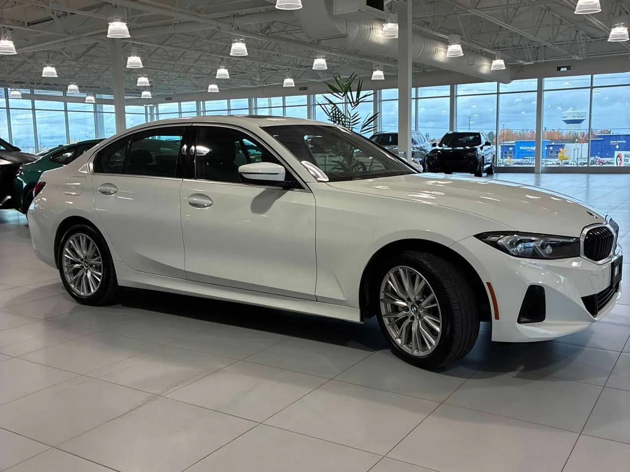BMW 330 * 330i xDrive * CARFAX * ����� �� ����������� | Mobile.bg � ����������� 3