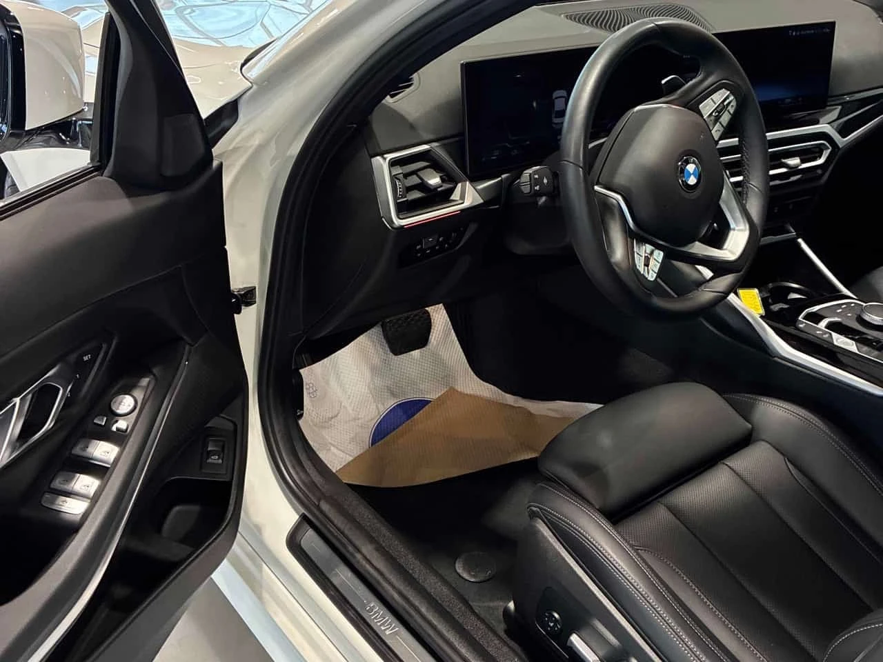 BMW 330 * 330i xDrive * CARFAX * ����� �� ����������� | Mobile.bg � ����������� 5