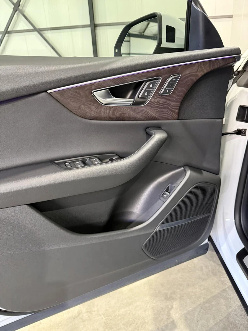 Audi Q8 55 TFSI Technik S LINE, снимка 16 - Автомобили и джипове - 51892930