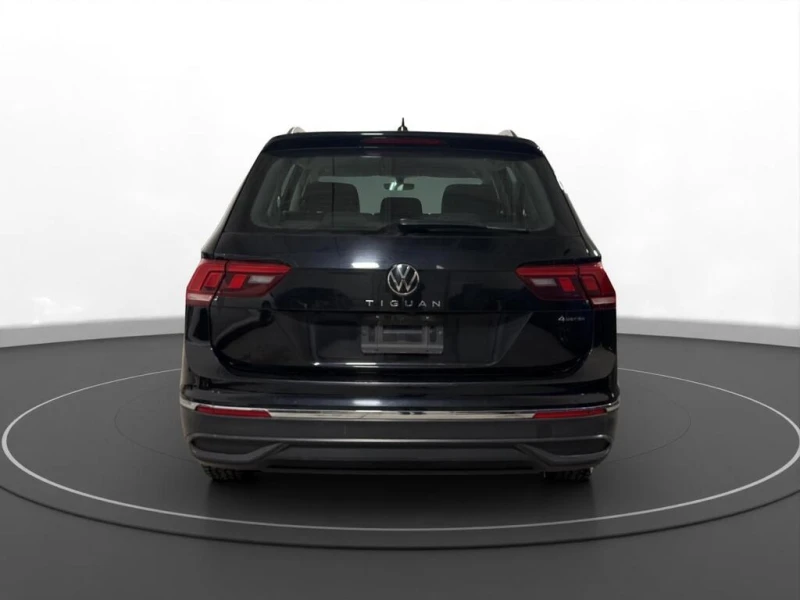 VW Tiguan * Trendline | 7 PASSANGER * CARFAX * БЕЗ ПЪРВОНАЧА, снимка 7 - Автомобили и джипове - 52959907