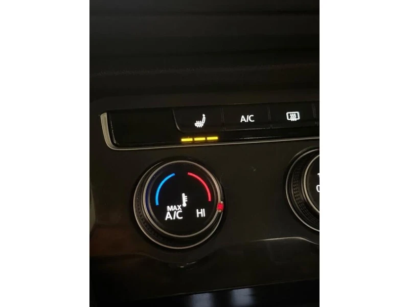 VW Tiguan * Trendline | 7 PASSANGER * CARFAX * БЕЗ ПЪРВОНАЧА, снимка 16 - Автомобили и джипове - 52959907