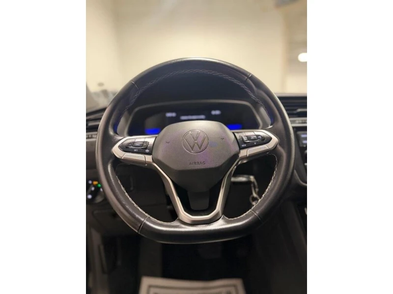 VW Tiguan * Trendline | 7 PASSANGER * CARFAX * БЕЗ ПЪРВОНАЧА, снимка 11 - Автомобили и джипове - 52959907