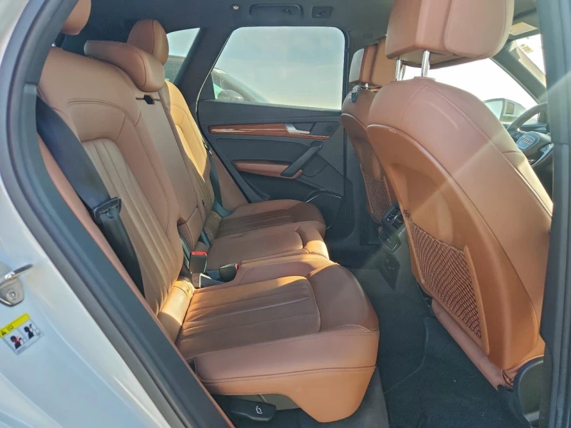 Audi Q5 PREMIUM* Подгреви* Дистроник* Клип на мотора, снимка 10 - Автомобили и джипове - 53271099