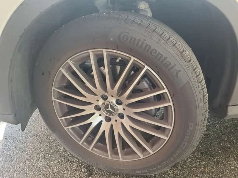 Mercedes-Benz GLC 300  4MATIC * CARFAX * ОПЦИЯ ЗА ФИНАНСИРАНЕ, снимка 2 - Автомобили и джипове - 55789022
