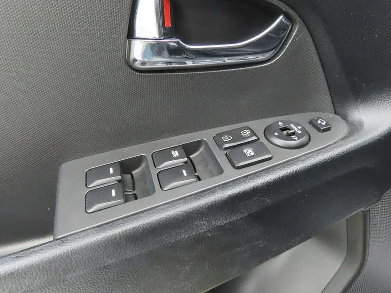 Kia Sportage R Diesel 4Wd Tlx Top-Of-The-Line Model, снимка 14 - Автомобили и джипове - 56118331
