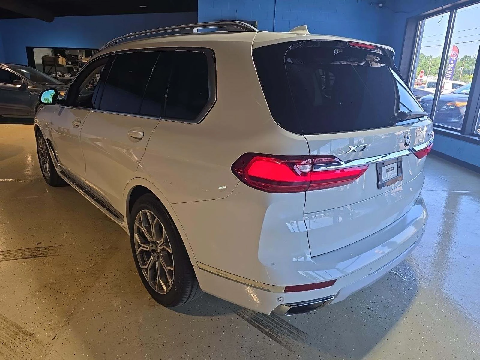 BMW X7 B58* DISTRO* 7МЕСТА* 5-ЗОНОВ КЛИМАТ* KEYLESS* PANO - изображение 3