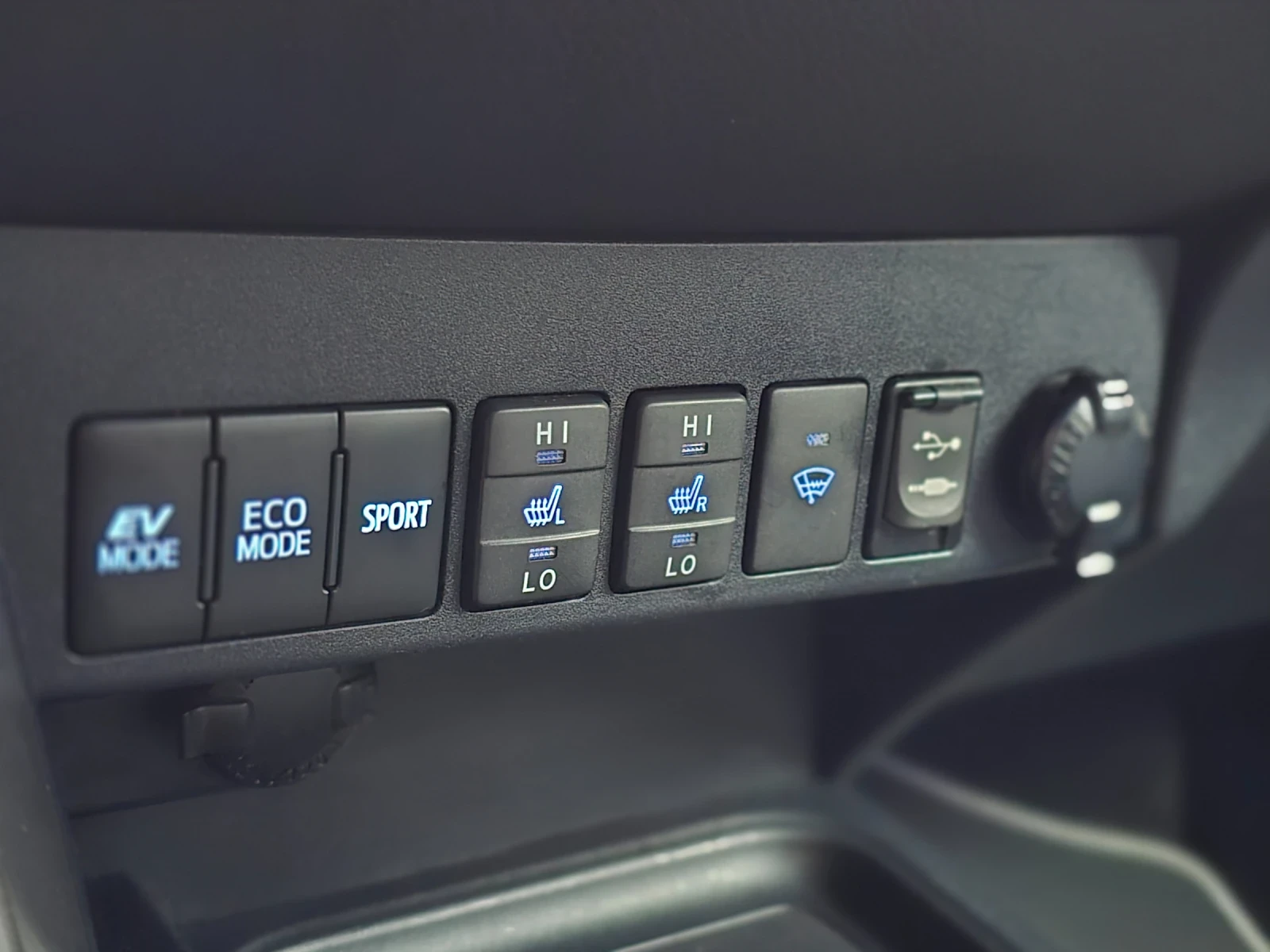 Toyota Rav4 Executive Plus 4x4, снимка 13 - Автомобили и джипове - 53906385