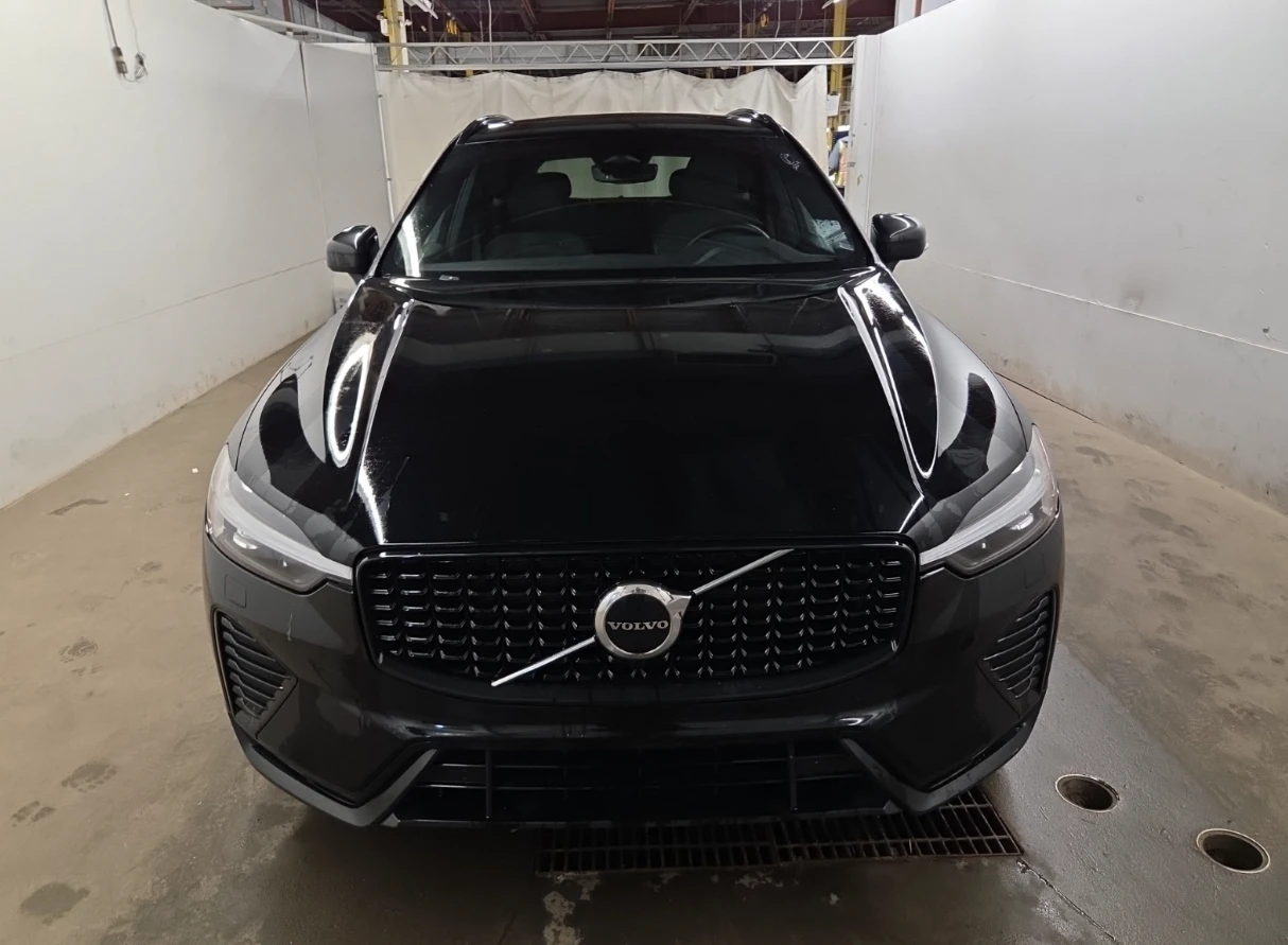 Volvo XC60 2022 Volvo XC60 R-Design, снимка 2 - Автомобили и джипове - 54736925