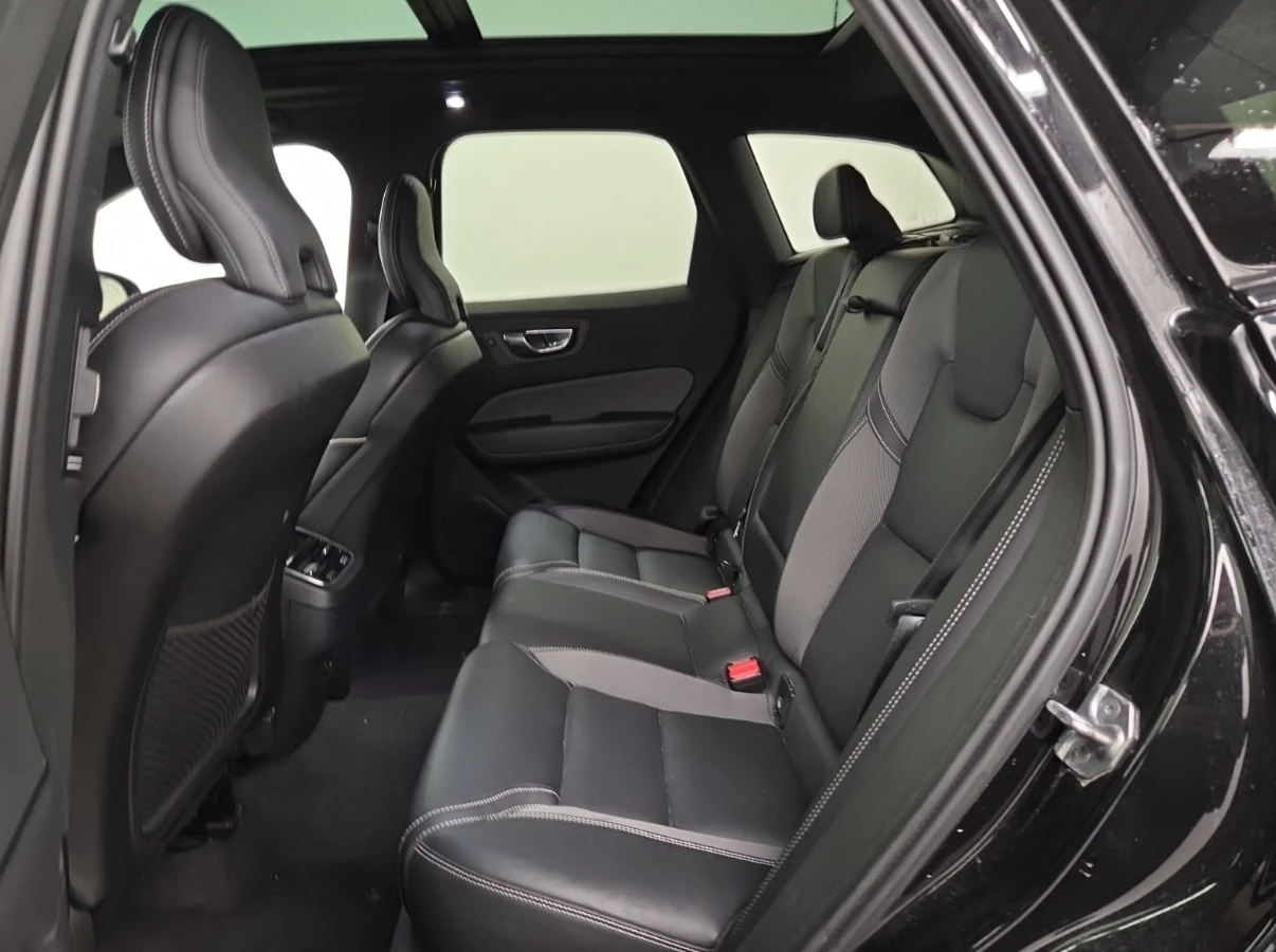 Volvo XC60 2022 Volvo XC60 R-Design, снимка 10 - Автомобили и джипове - 54736925