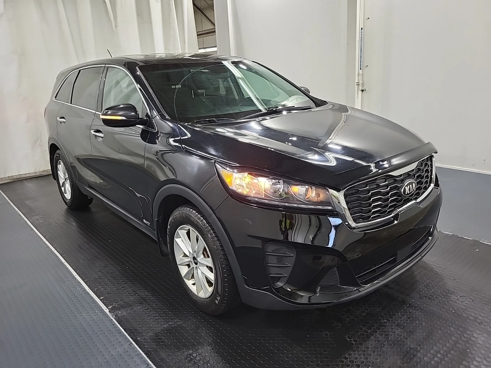 Kia Sorento * AWD * АВТОКРЕДИТ * ГЛАВНО ПРЕДСТАВИТЕЛСТВО, снимка 4 - Автомобили и джипове - 56096806