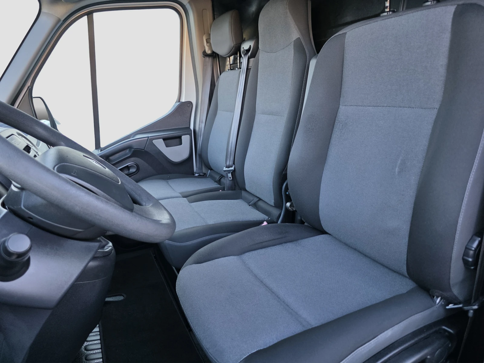 Renault Master 2.3dCI, снимка 11 - Бусове и автобуси - 55709045