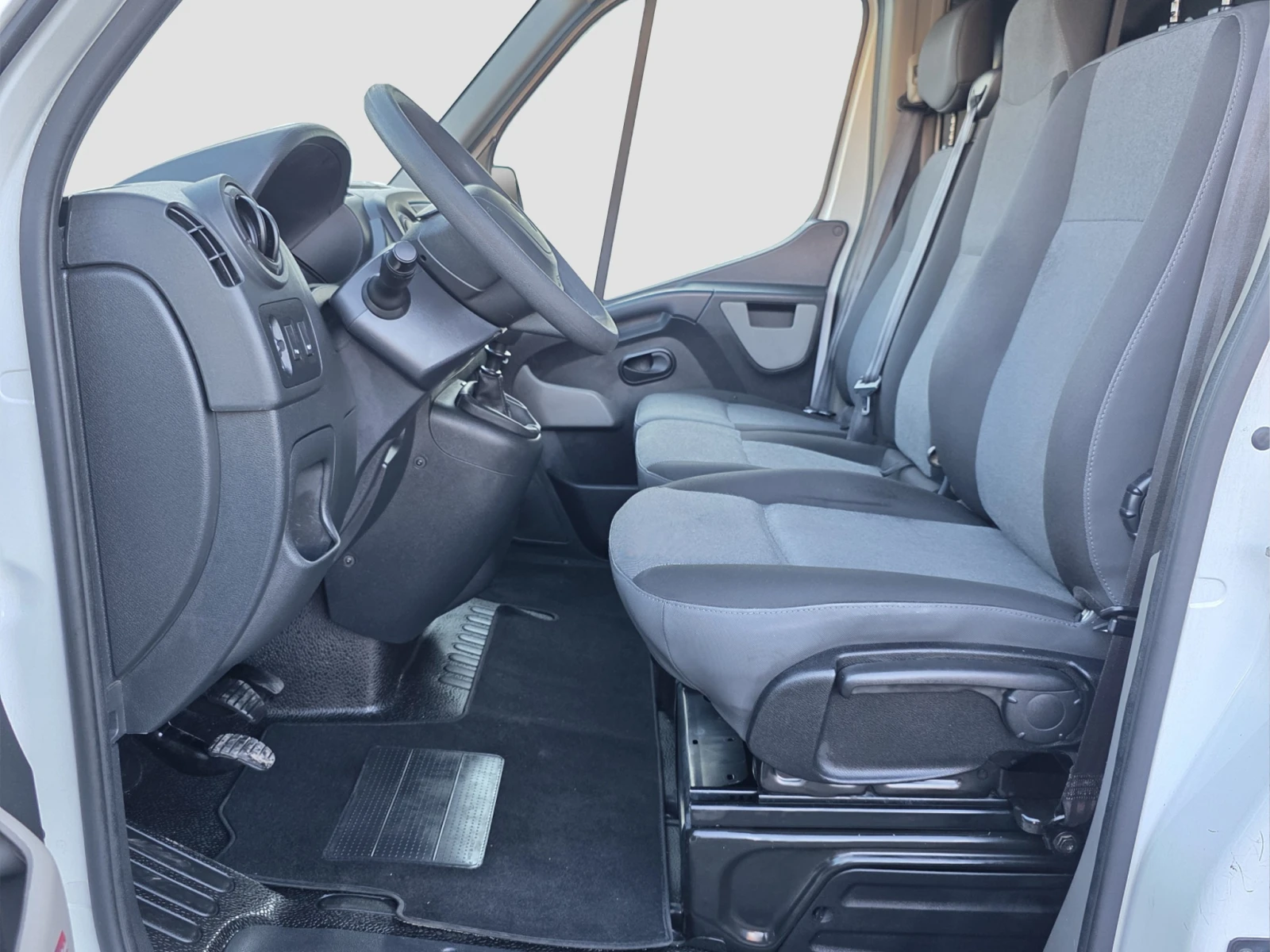 Renault Master 2.3dCI, снимка 10 - Бусове и автобуси - 55709045