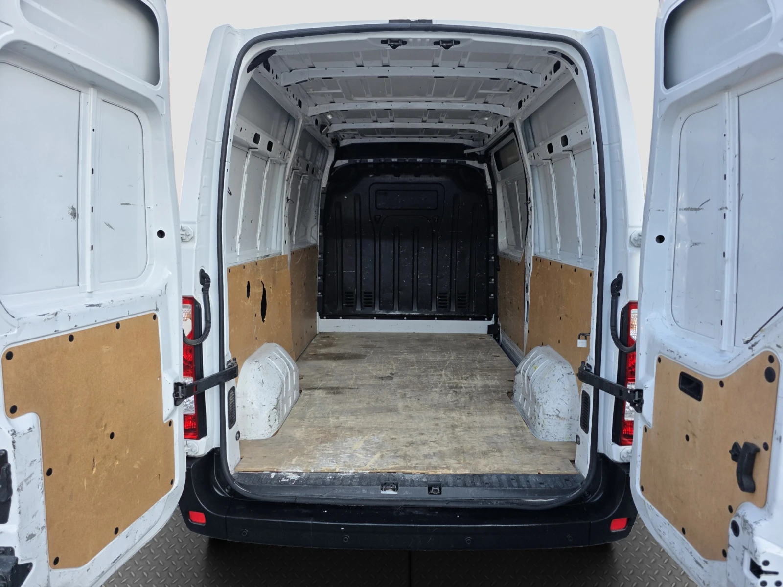 Renault Master 2.3dCI, снимка 9 - Бусове и автобуси - 55709045