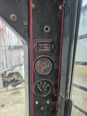 Мини челни товарачи GEHL 4240, снимка 4