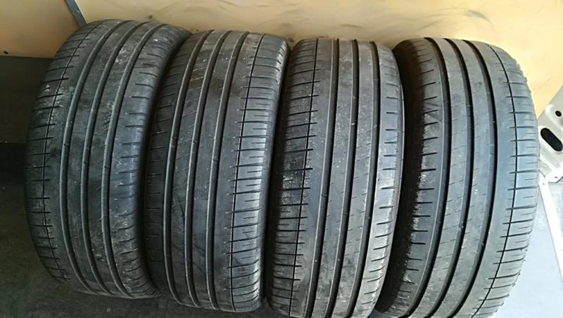 Гуми Летни 225/45R18, снимка 1 - Гуми и джанти - 25714174