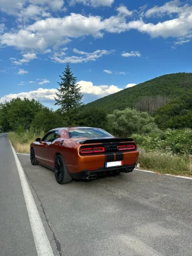 Dodge Challenger SRT8, снимка 2