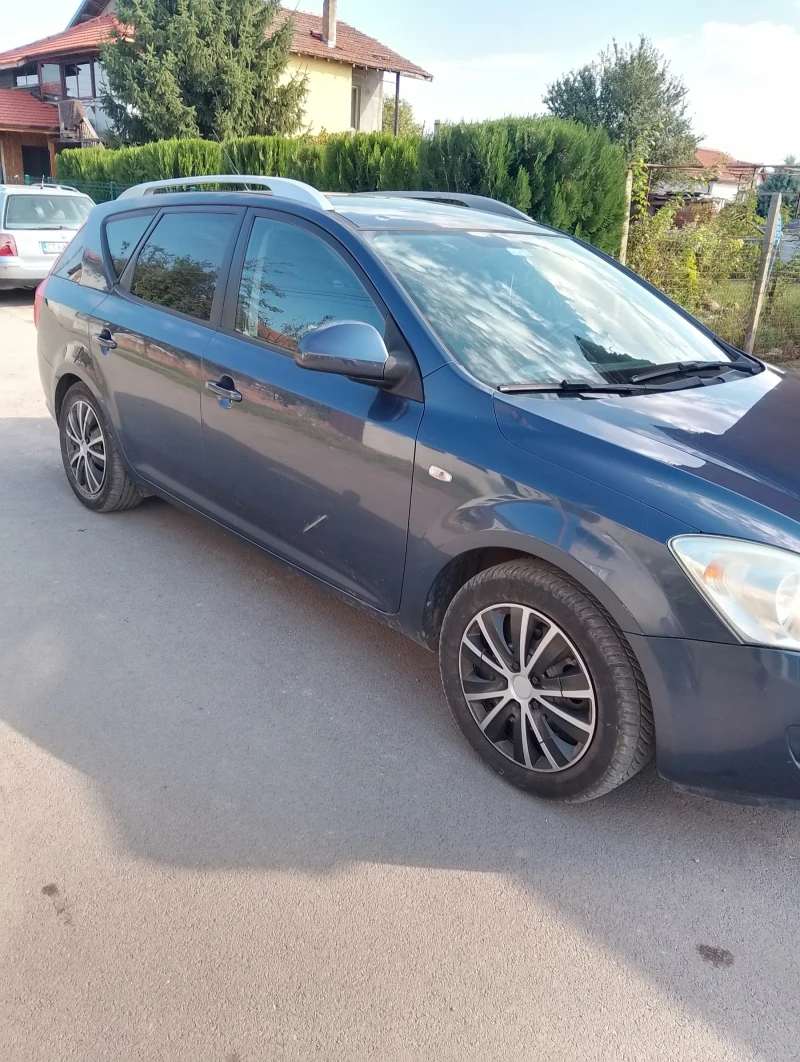 Kia Ceed 1.6, снимка 3 - Автомобили и джипове - 47361618